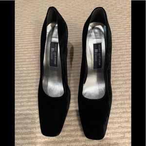 Stuart Weitzman velvet pumps